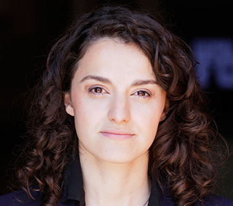 Esra Küçük